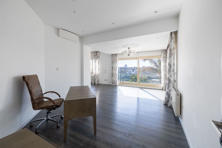 Image No.11-5 Bed Villa for sale