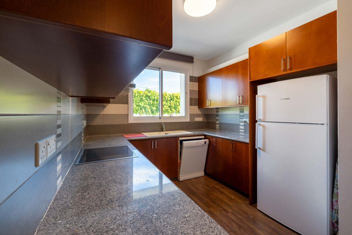 Image No.10-3 Bed House for sale