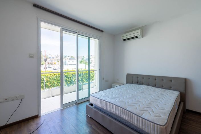 Image No.18-3 Bed House for sale