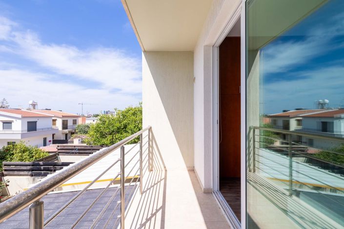 Image No.19-3 Bed House for sale