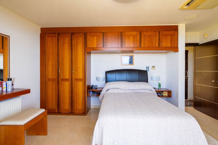 Image No.15-5 Bed House for sale