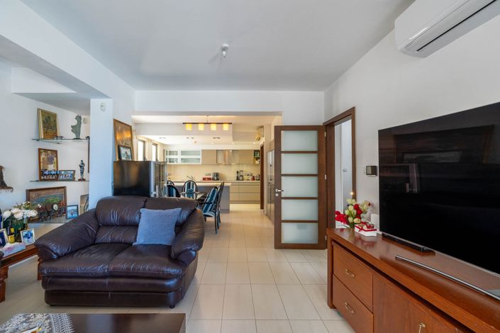 Image No.12-4 Bed House for sale