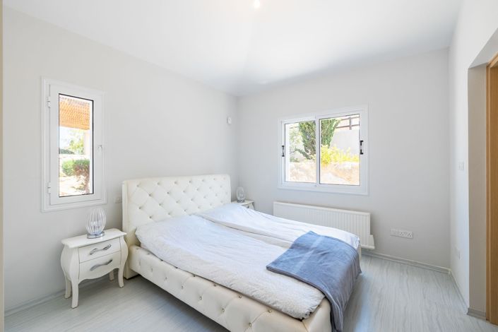 Image No.16-4 Bed Bungalow for sale