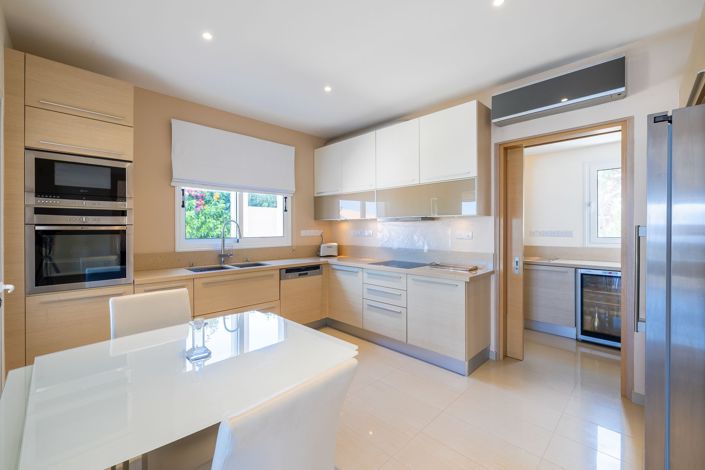 Image No.6-4 Bed Bungalow for sale