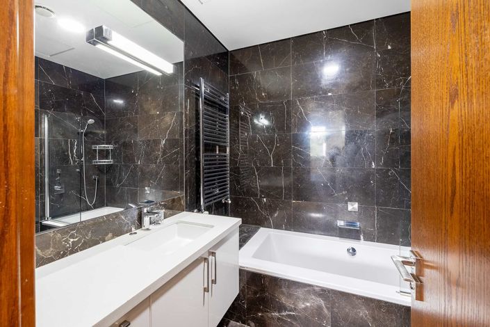 Image No.13-7 Bed Villa for sale