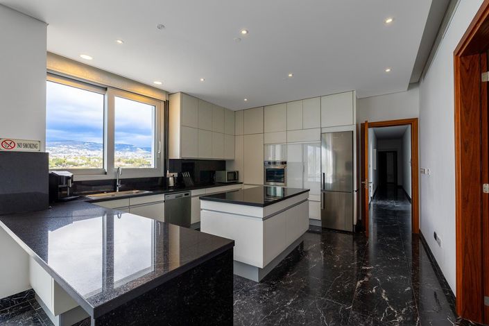 Image No.5-7 Bed Villa for sale