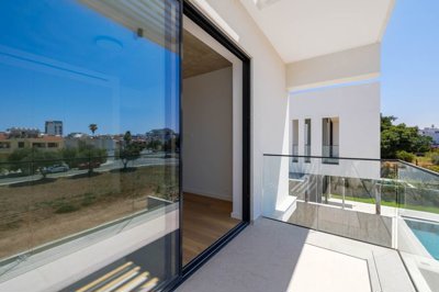 798a4b18-4dfe-474a-bf3c-44cc015ef2bb