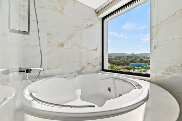 Image No.26-5 Bed Villa for sale