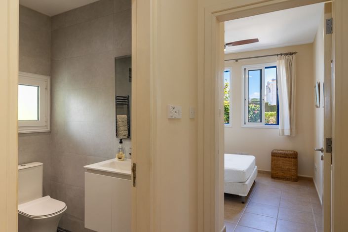 Image No.11-4 Bed House for sale