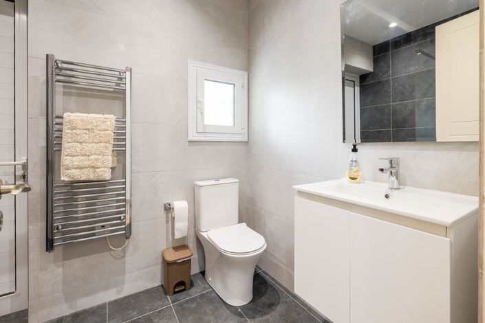 Image No.13-4 Bed House for sale