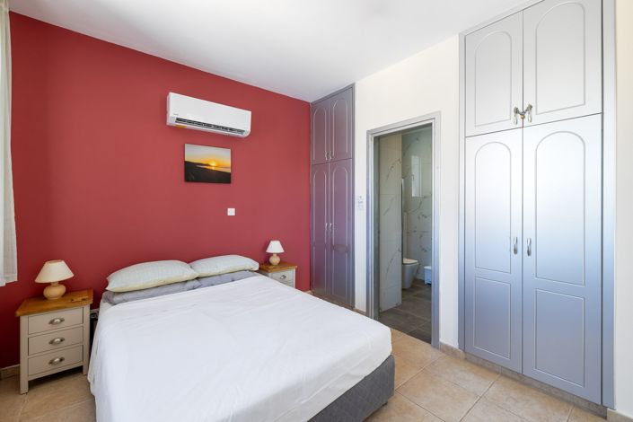 Image No.15-4 Bed House for sale