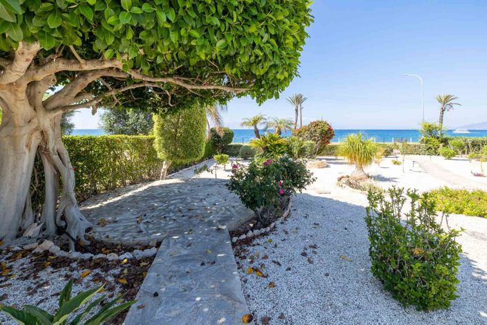 Image No.26-4 Bed House for sale