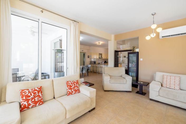 Image No.8-4 Bed House for sale