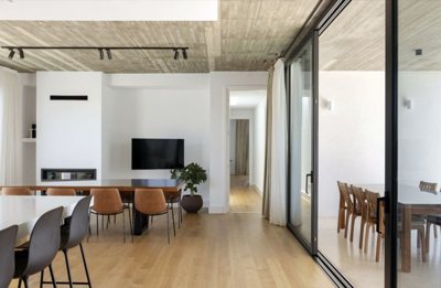 c9d99c4e-55fa-46f3-913f-83a303b8ff75