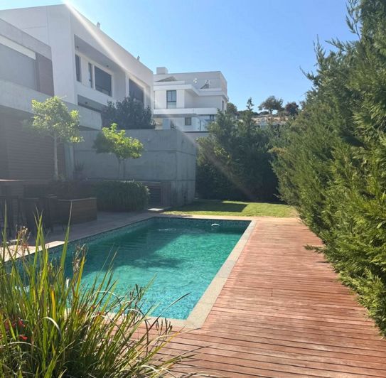 Image No.20-4 Bed House for sale