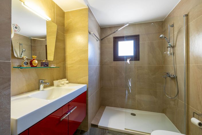 Image No.13-4 Bed House for sale