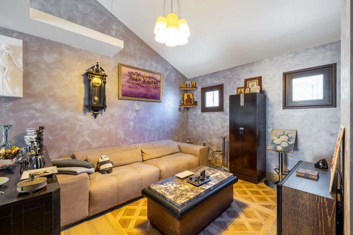 Image No.17-4 Bed House for sale