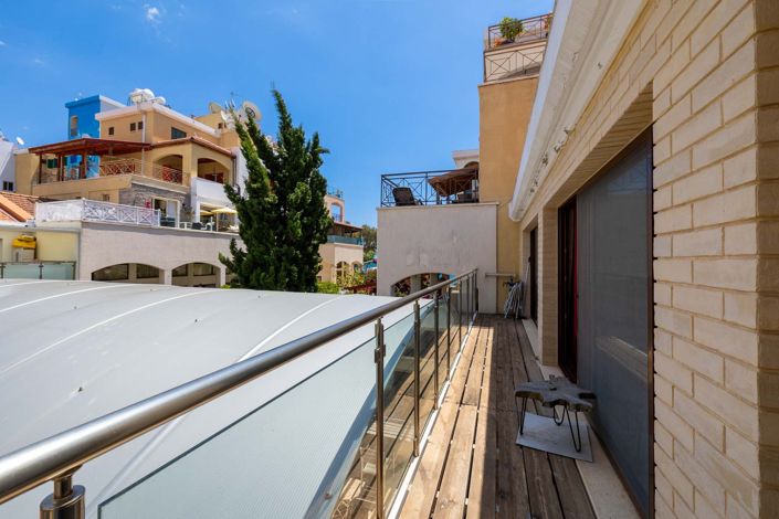 Image No.22-4 Bed House for sale