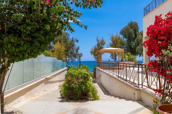 Image No.30-4 Bed House for sale