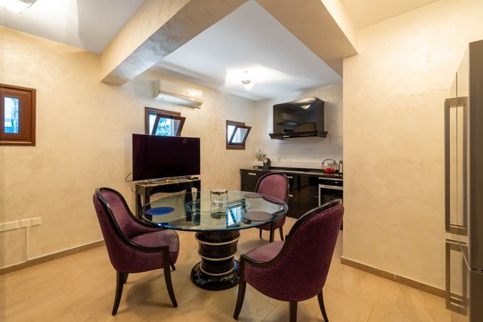 Image No.7-4 Bed House for sale