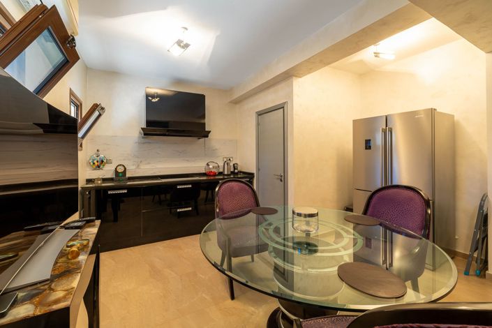 Image No.8-4 Bed House for sale