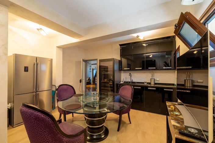 Image No.9-4 Bed House for sale