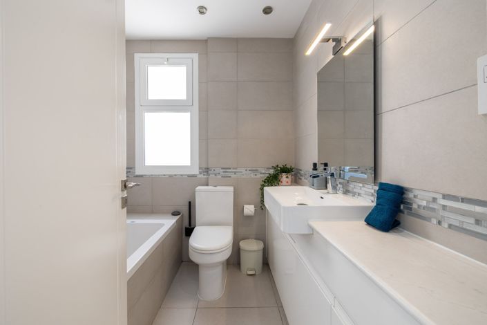 Image No.14-3 Bed Apartment for sale