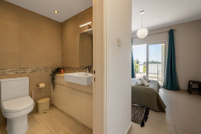 Image No.20-3 Bed Apartment for sale