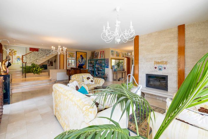 Image No.3-5 Bed House for sale