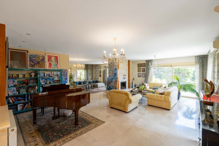 Image No.4-5 Bed House for sale