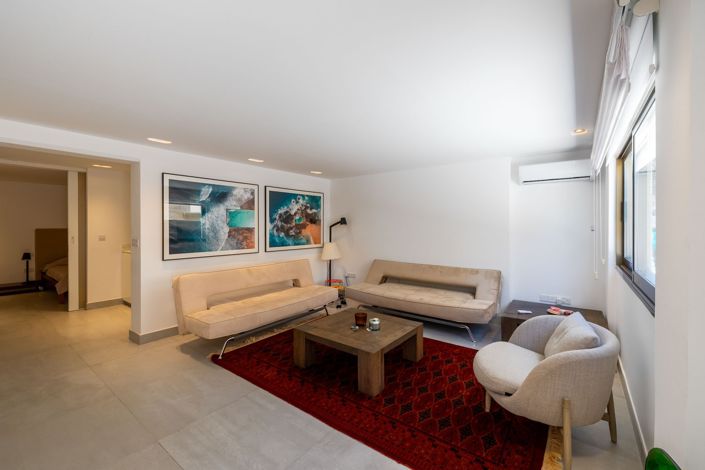 Image No.18-6 Bed Apartment for sale