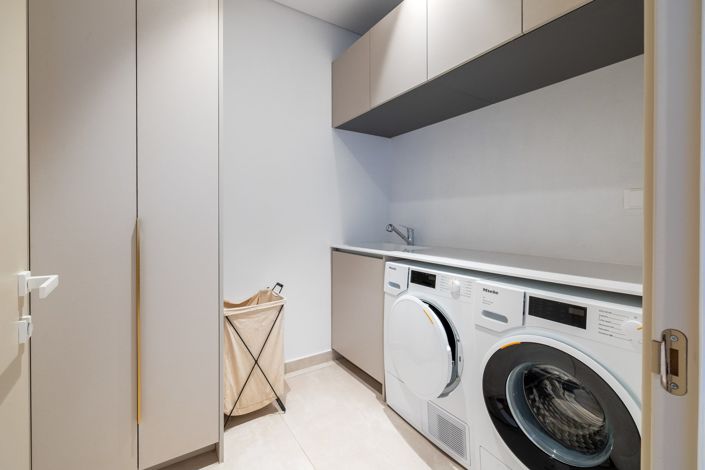 Image No.19-4 Bed House for sale