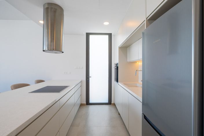 Image No.11-3 Bed House for sale