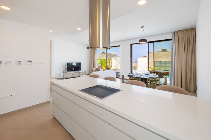 Image No.8-3 Bed House for sale