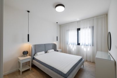 dfd98004-fcb4-4ab1-924e-84d2bf2b3396