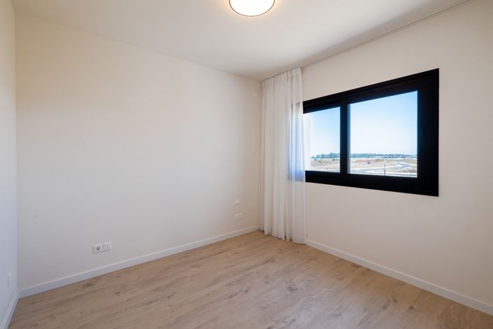 Image No.15-2 Bed Apartment for sale