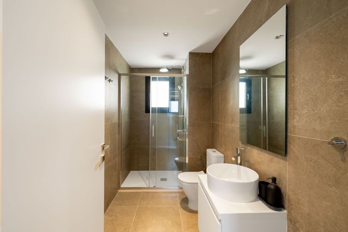 Image No.8-2 Bed Apartment for sale