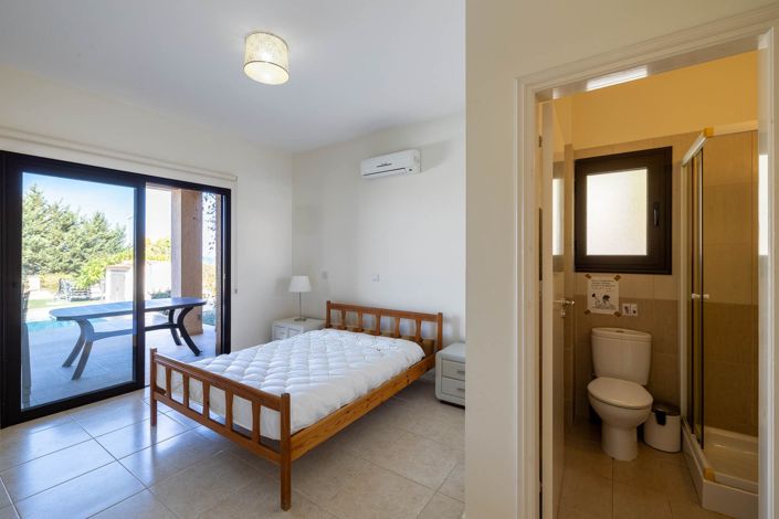 Image No.10-4 Bed House for sale