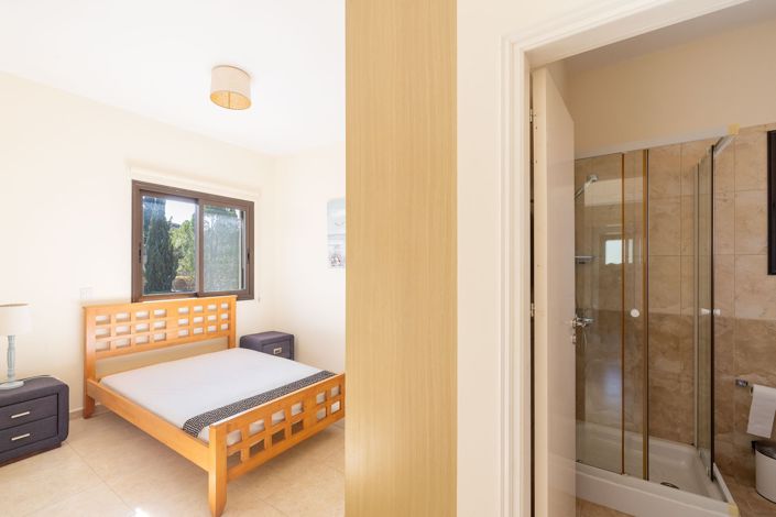 Image No.13-4 Bed House for sale