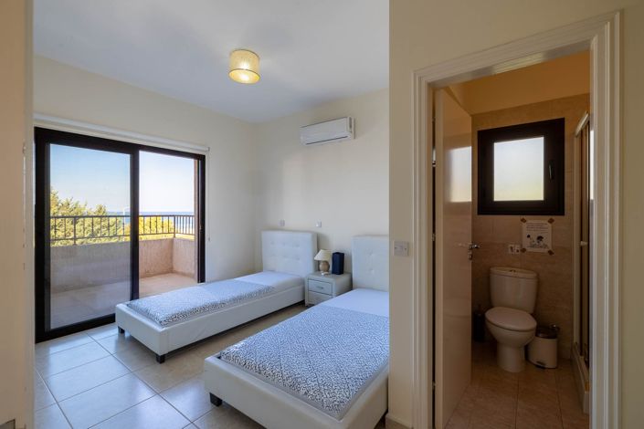 Image No.19-4 Bed House for sale