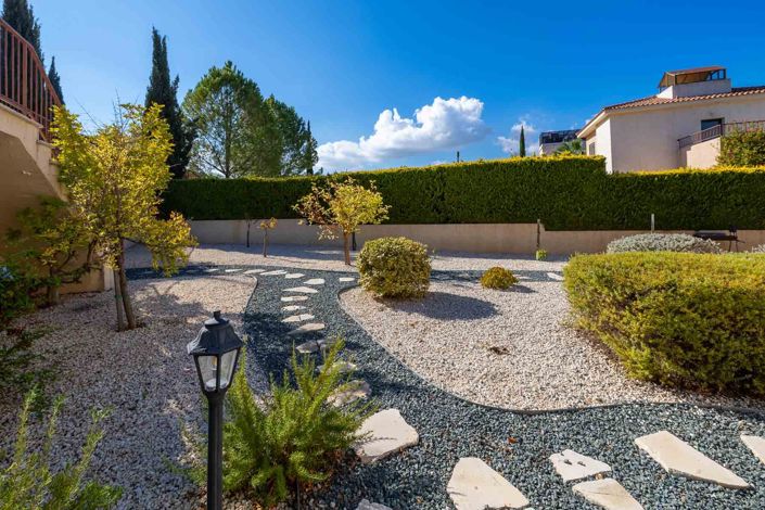 Image No.24-4 Bed House for sale