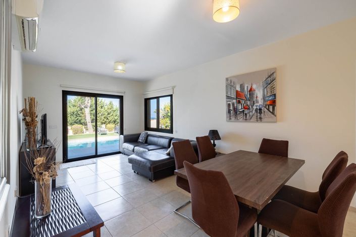 Image No.4-4 Bed House for sale