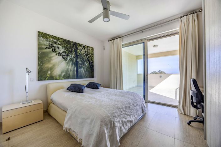 Image No.20-7 Bed House for sale