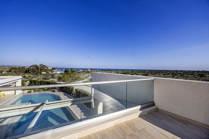 Image No.26-7 Bed House for sale