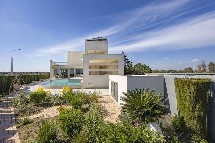 Image No.30-7 Bed House for sale