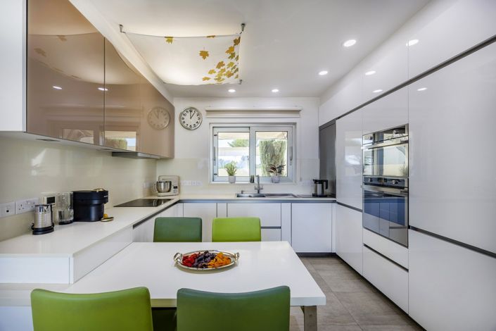 Image No.9-7 Bed House for sale