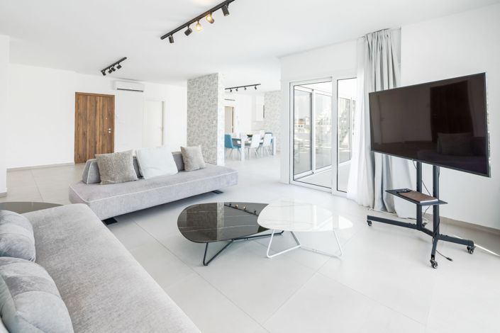 Image No.1-4 Bed Penthouse for sale