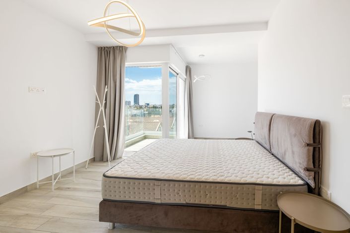 Image No.10-4 Bed Penthouse for sale