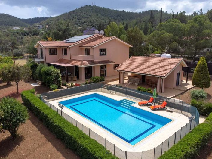 Image No.1-4 Bed House for sale