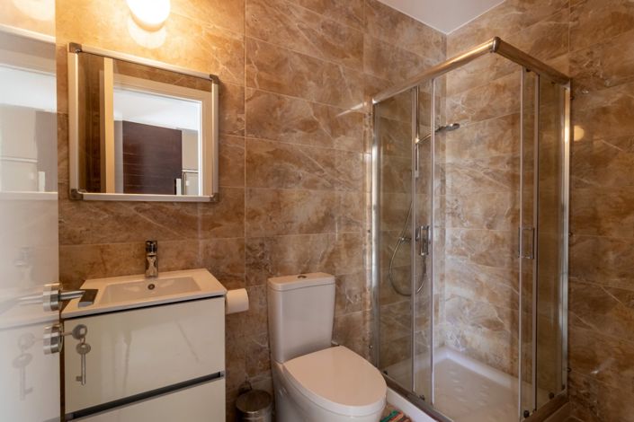 Image No.20-2 Bed Apartment for sale